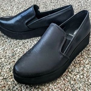 New Volcom Wedge Slides Sz 8.5